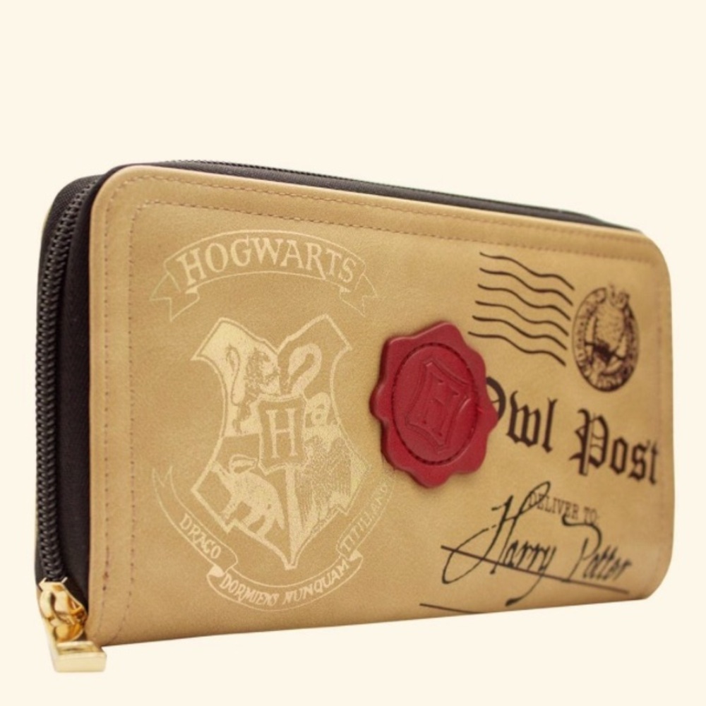 💐2/$25💐 Harry Potter Hogwarts Owl Post Clutch Wallet Tan